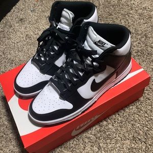 Mens Nike dunk black white great condition